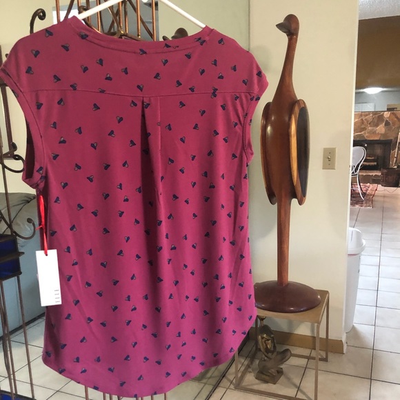 Avail 6_2_22 if stored 1_2 crates BnWT - Holiday & Silky Elle XS Blouse 👚 - Picture 6 of 7